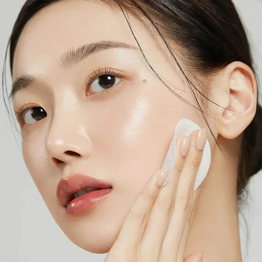 Medicube Zero Pore Pad Mild au Madecassoside et Panthénol, apaise le teint et resserre les pores