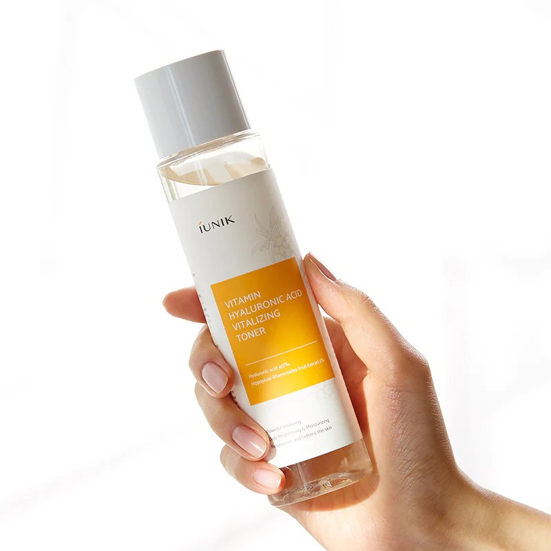 IUNIK Vitamin Hyaluronic Acid Vitalizing Toner, toner hydratant pour peau sèche et sensible