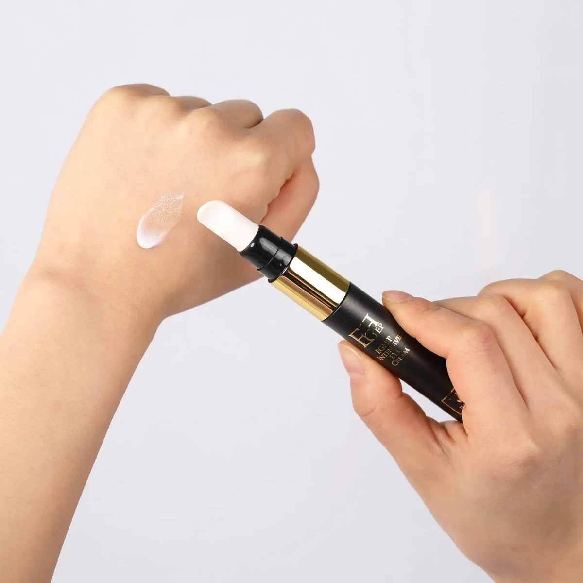 K Beauty Cosmetics EGFEP Intensive, crème contour des yeux pour raviver la vitalité du regard