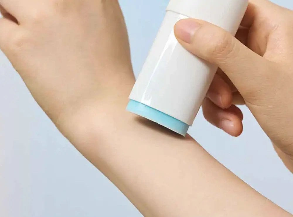 SKIN1004 Hyalu-Cica Silky-fit Sun Stick, stick solaire à l'acide hyaluronique hydratant