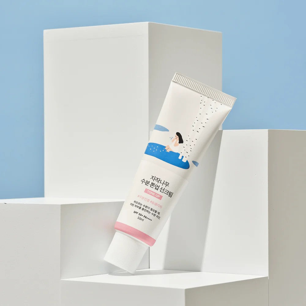 Round Lab Birch Moisture Tone Up Sunscreen, écran solaire teinté ravivant le teint des peaux ternes